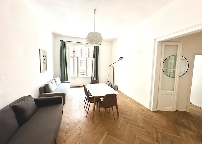 Best Location In Prague! 4 Bedrooms And Super Host!
