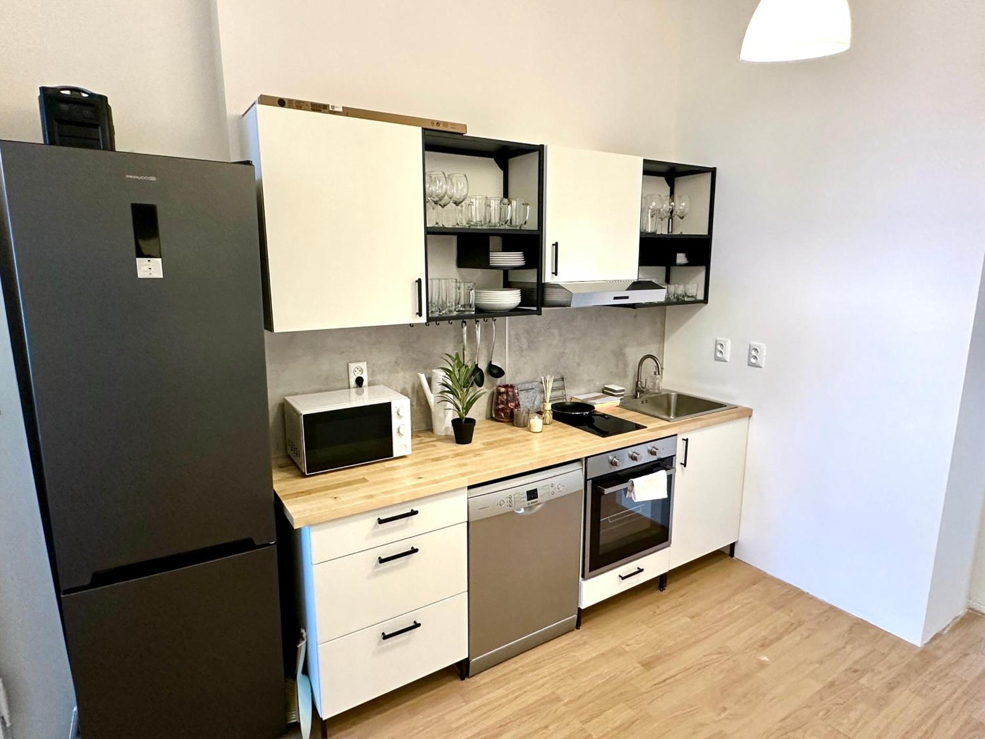 Apartment Location In Prague! 4 Bedrooms And Super Host! *