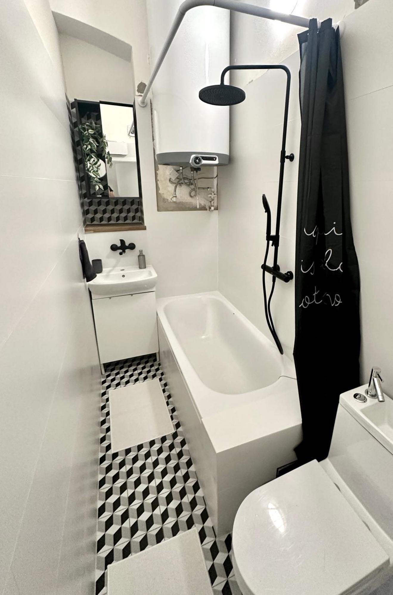 Location In Prague! 4 Bedrooms And Super Host! * Prague